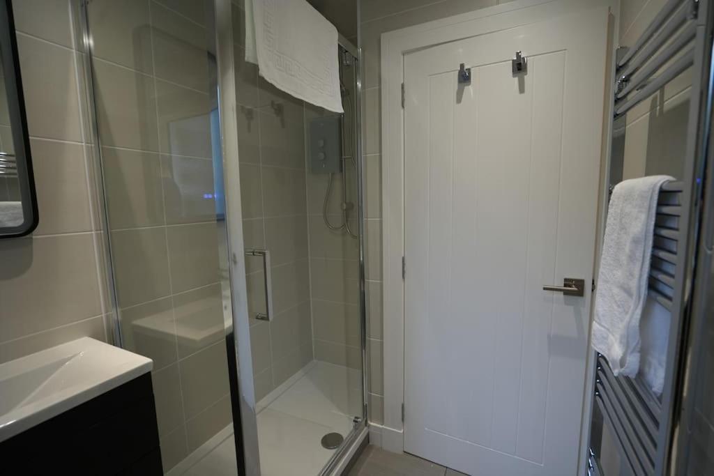 Quiet 2 Bedroom Gem In Stirling