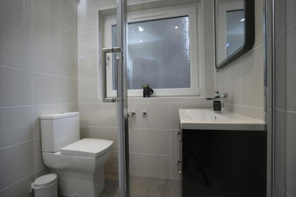 Quiet 2 Bedroom Gem In Stirling Apartment Bridge of Allan