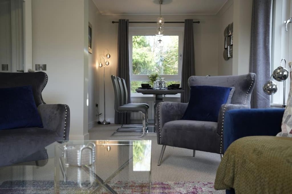 Quiet 2 Bedroom Gem In Stirling