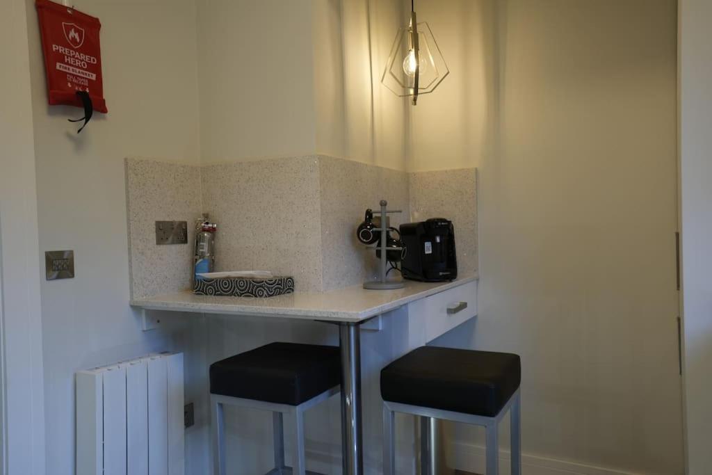 Quiet 2 Bedroom Gem In Stirling Apartment *