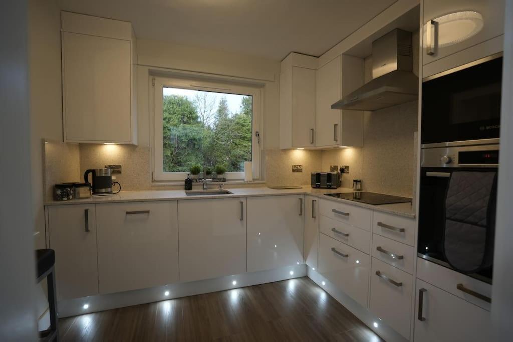 Quiet 2 Bedroom Gem In Stirling
