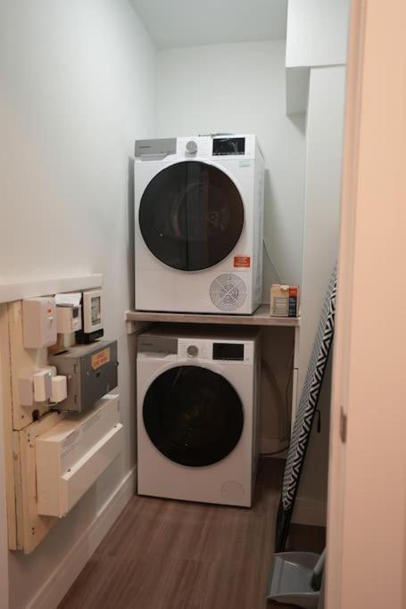 Quiet 2 Bedroom Gem In Stirling *
