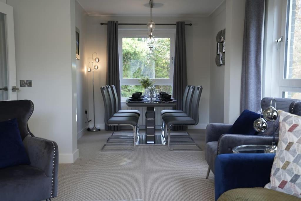 Quiet 2 Bedroom Gem In Stirling * Bridge of Allan