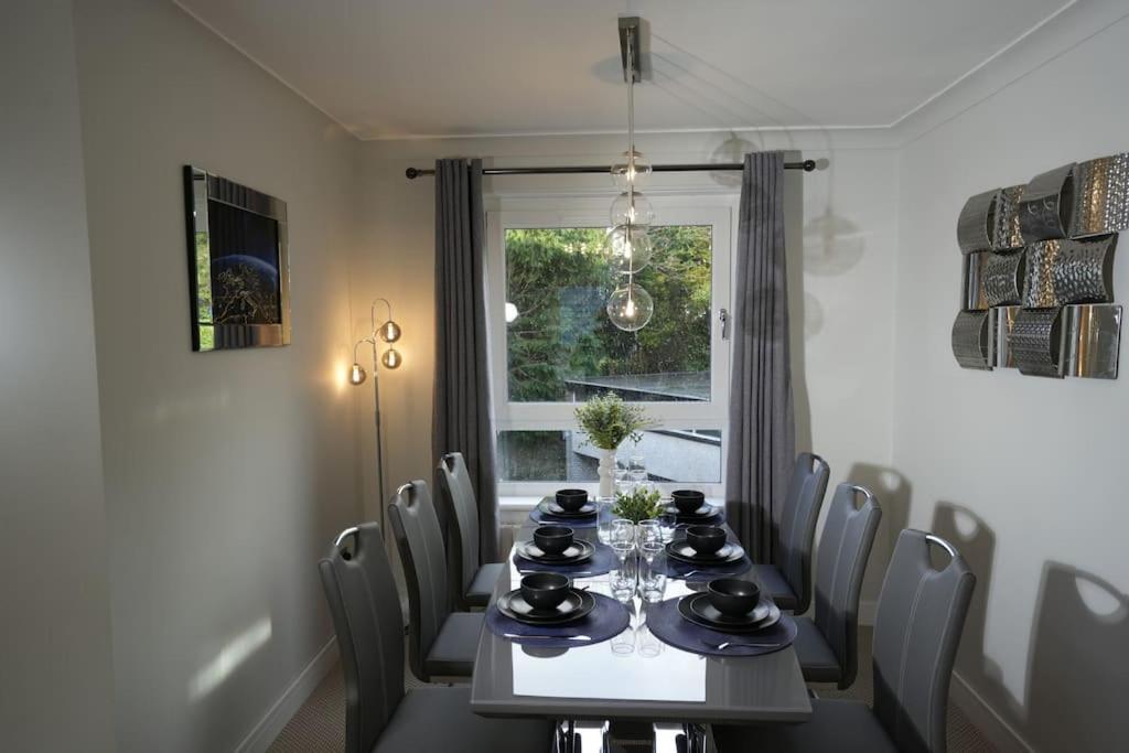 Quiet 2 Bedroom Gem In Stirling Apartment