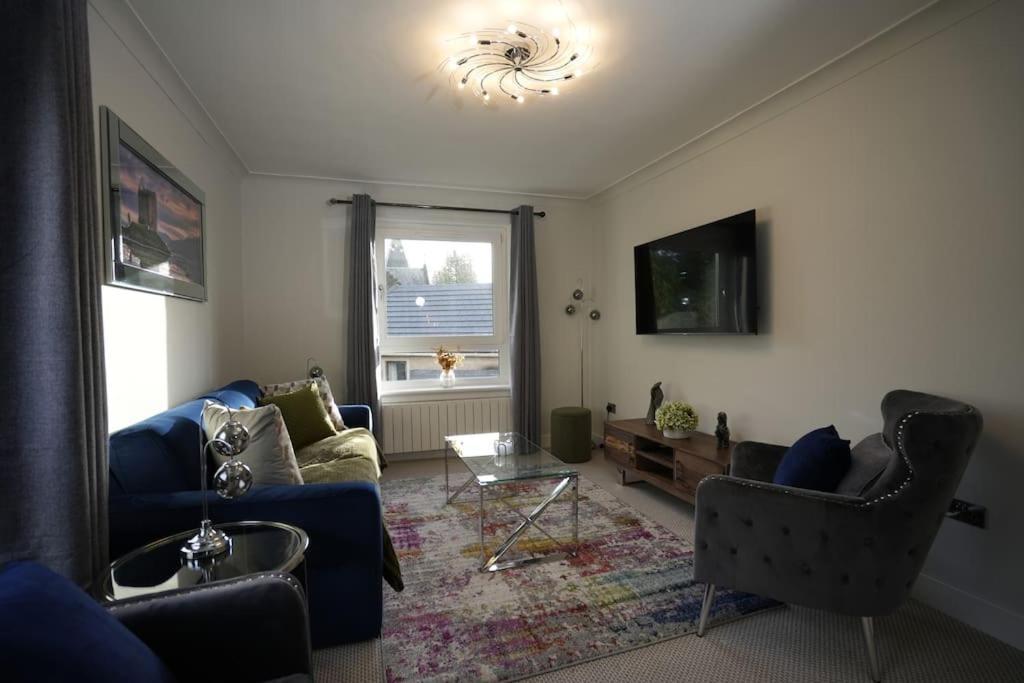 Quiet 2 Bedroom Gem In Stirling Apartment