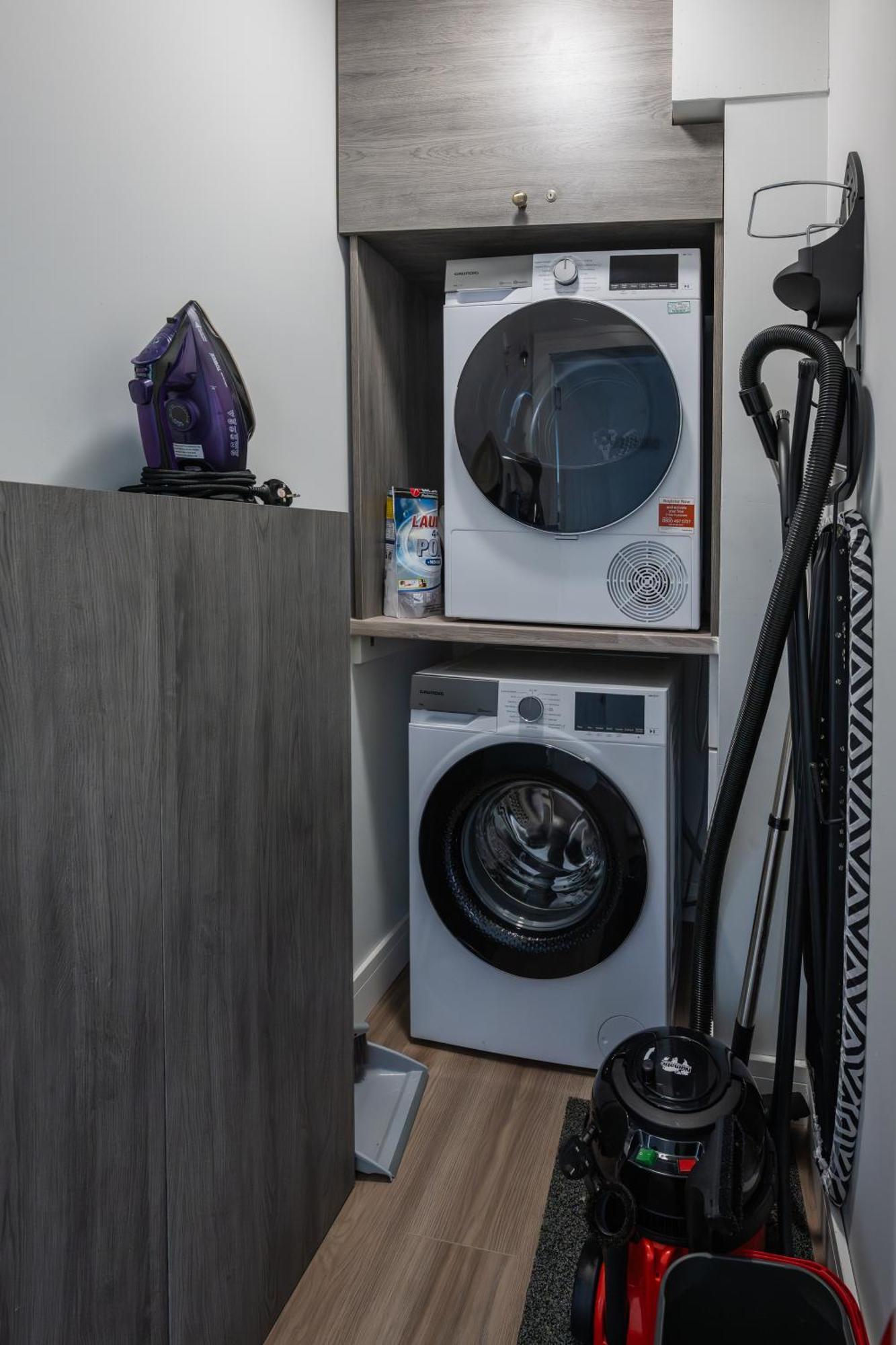 Quiet 2 Bedroom Gem In Stirling Apartment *